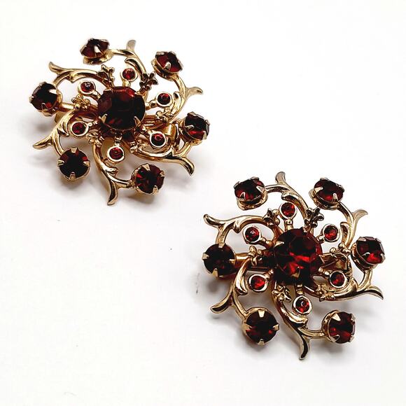 Vintage 1950s Twin Pins, Red Rhinestones, Gold Tone, 1 1/8 Inches - Picture 4 of 7